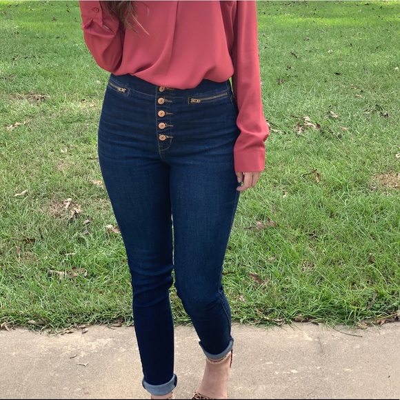 ✨LAST✨ 🥂High Waisted Dark Wash Kancan Jeans🥂 - Picture 2 of 8